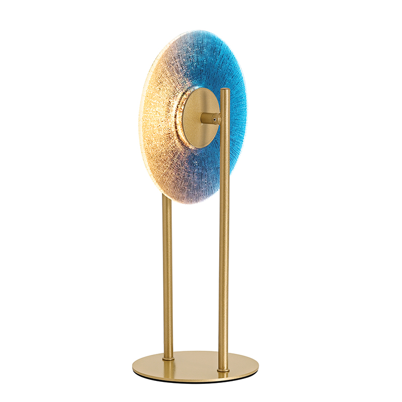 La lampe de table se marie à une fonctionnalité polyvalente